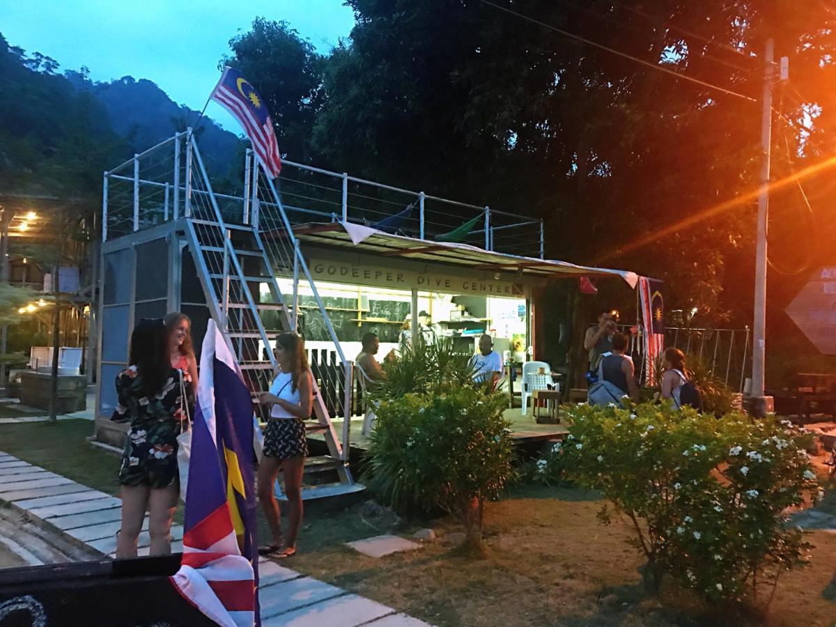 刁曼下潜更深酒店 刁曼岛 外观 照片